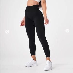 NVGTN Black Solid Seamless Leggings